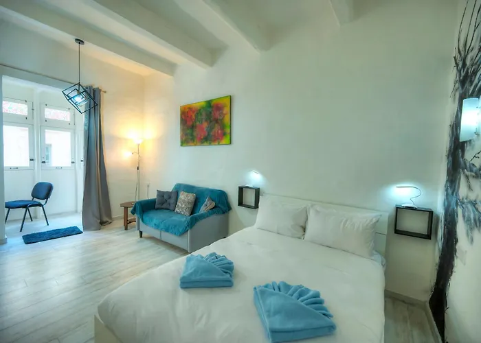 Charming 3 Storey In Centre, Ngri1-1 Valletta