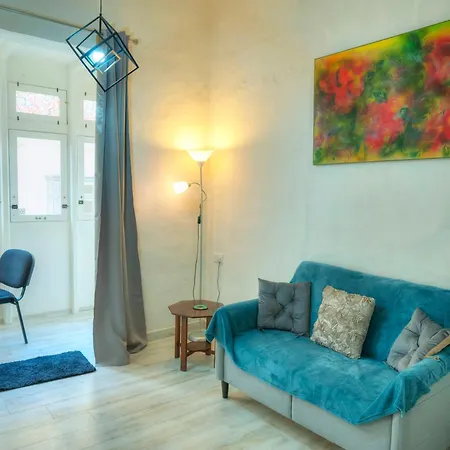 Appartement Charming 3 Storey In Centre, Ngri1-1 *