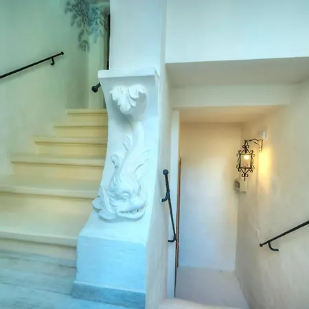 Charming 3 Storey In Centre, Ngri1-1