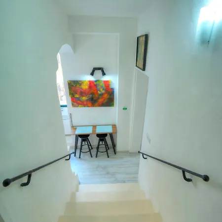 Charming 3 Storey In Centre, Ngri1-1