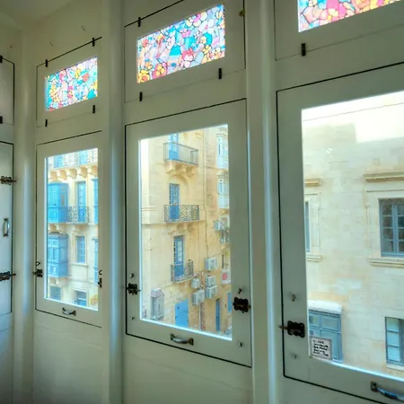 Charming 3 Storey In Centre, Ngri1-1