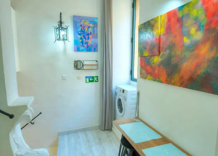 Charming 3 Storey In Centre, Ngri1-1 Apartment *