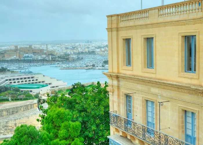 Charming 3 Storey In Centre, Ngri1-1 Apartament Valletta