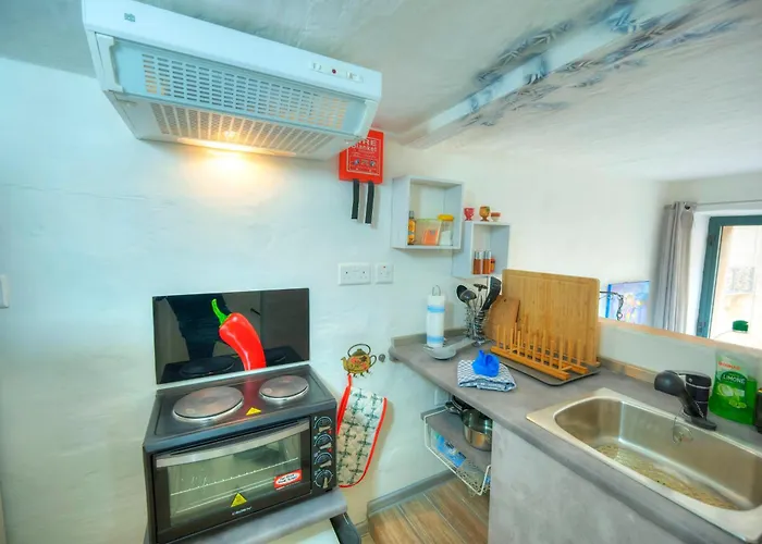 Charming 3 Storey In Centre, Ngri1-1 Apartament